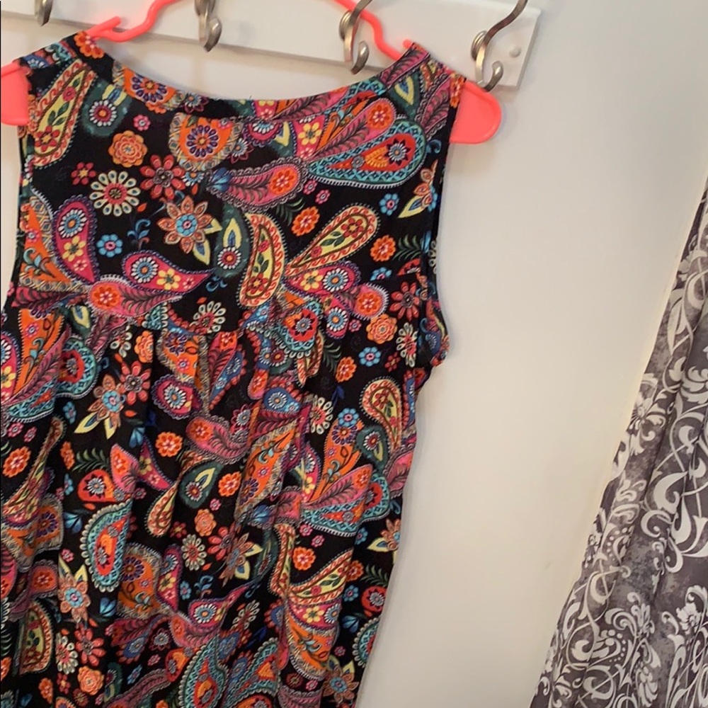 Colorful top! - Picture 2 of 5